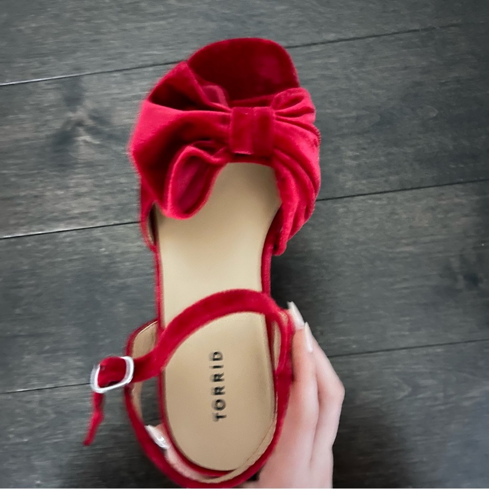 Red Velvet Bow Chunky Platform Heels Size 8